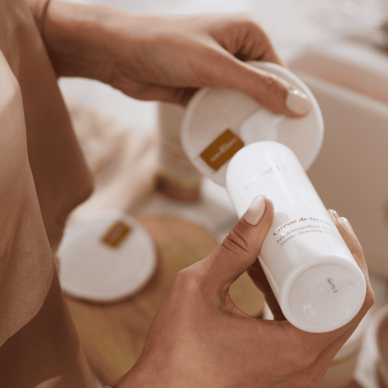 Velvet Pouch – Facial Routine